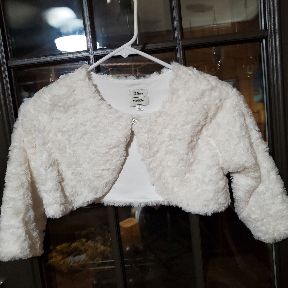 Girls white soft little jacket to go over dresses or shirts,Stunning,Size 7 - Picture 2 of 7